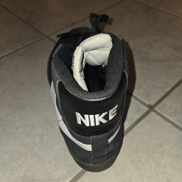 Nike Black and White High-Top Sneakers - Picture 4 of 7